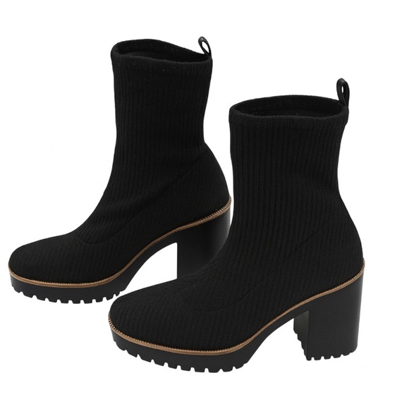 Chinese Laundry Other - Chinese Laundry Black Knit Ankle Boots- Size 8